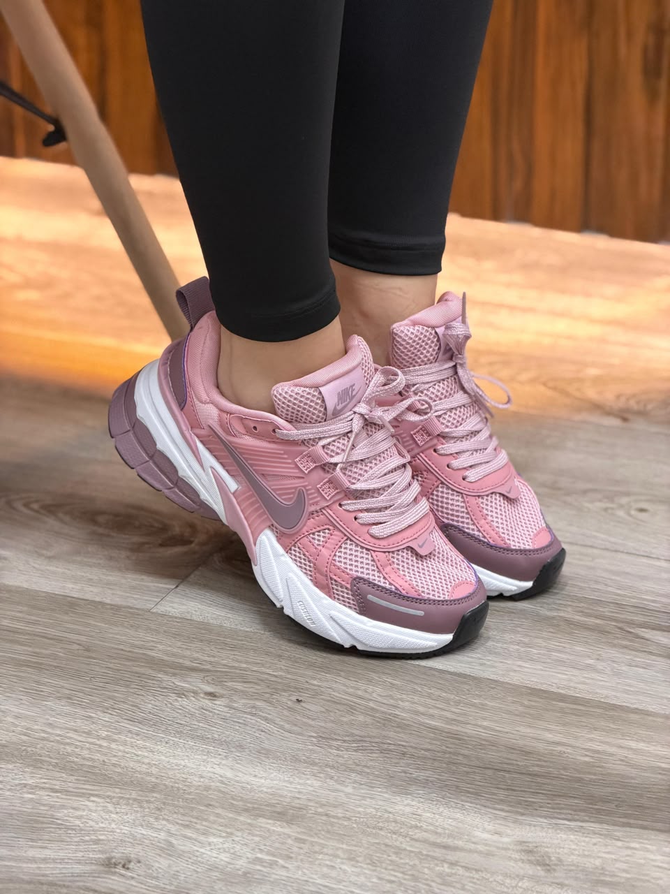NIKE V2K RUN