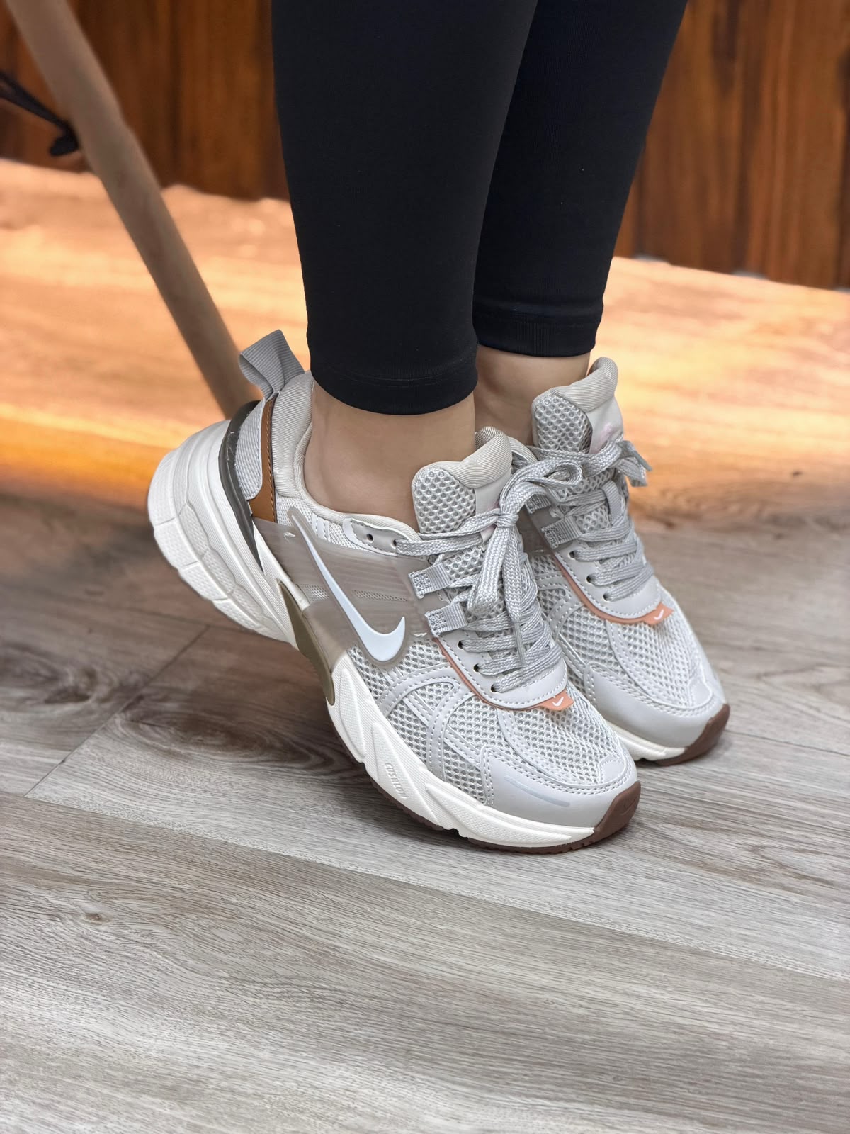 NIKE V2K RUN